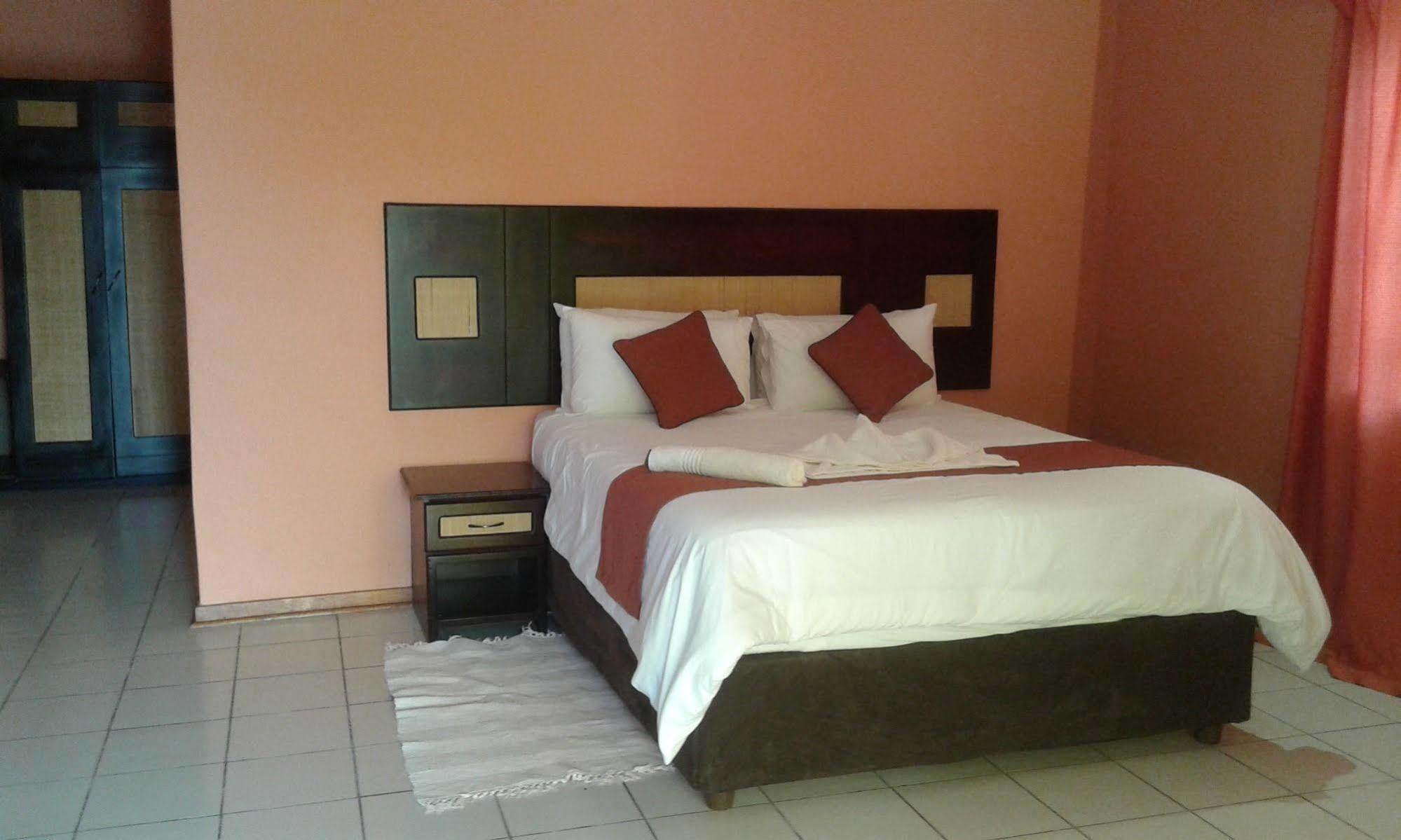 Larissa Hotel Μαούν Εξωτερικό φωτογραφία